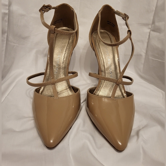 Chinese Laundry Heels - Picture 2 of 9